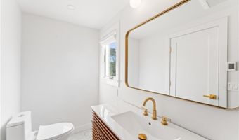 7 Carpenter Ave, Barrington, RI 02806