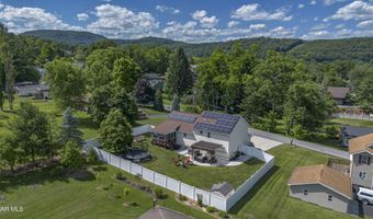 359 Reiling Ln, Altoona, PA 16601