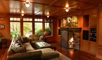 99 Granite St, Ashland, OR 97520