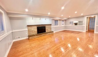 4816 DODSON Dr, Annandale, VA 22003