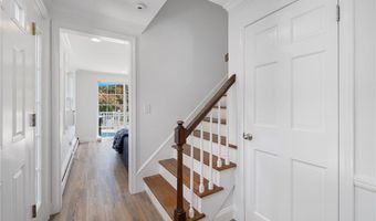 9 Foster St, Barrington, RI 02806