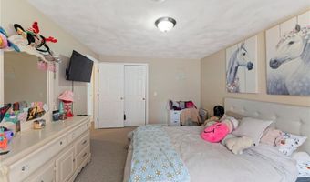 47 Scenery Ln, Johnston, RI 02919