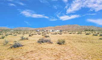 1 Ocotilla Rd, Apple Valley, CA 92307