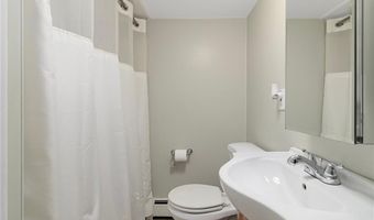 1 Adelaide Ave, Bristol, RI 02809