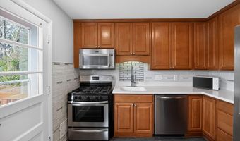 8012 FRYE Rd, Alexandria, VA 22309