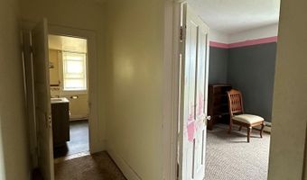 114 E Concord St, Athens, WV 24712