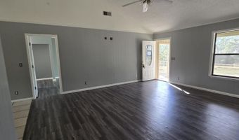 632 Carver Cir, Alford, FL 32420