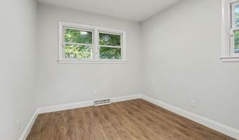 646 Center Dr, Ann Arbor, MI 48103