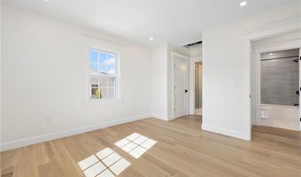 40 Atlantic St, Newport, RI 02840