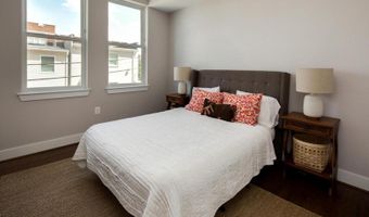 3542 WARDER St NW 204, Washington, DC 20010