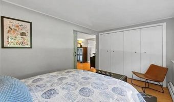 5 Van Gogh Ln, Airmont, NY 10901