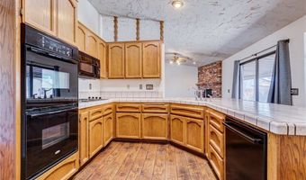 14076 Wawona Rd, Apple Valley, CA 92307