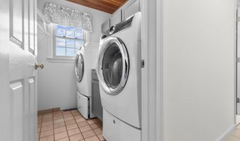 58 Lantern View Dr, Branford, CT 06405