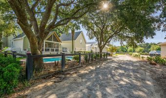 4 Waterbird Dr, Beaufort, SC 29907