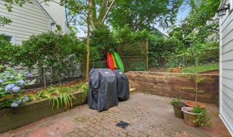 6020 BROAD St, Bethesda, MD 20816