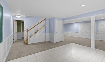 48 Fieldstone Ln, North Kingstown, RI 02874