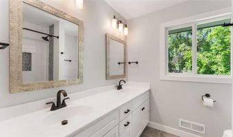 1006 Grant St, Anoka, MN 55303