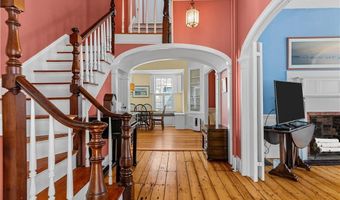 58 Second St, Newport, RI 02840