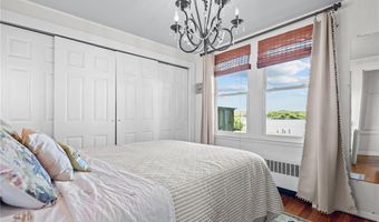 39 Sunset Dr, Barrington, RI 02806