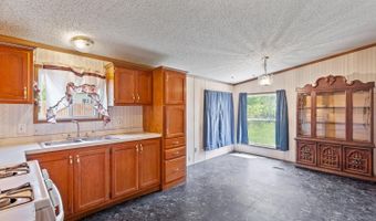 943 Howell, Adrian, MI 49221