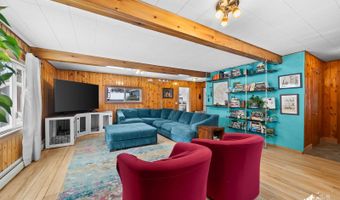 8024 Wisteria St, Anchorage, AK 99502