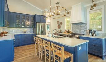 121 14th St, Apalachicola, FL 32320