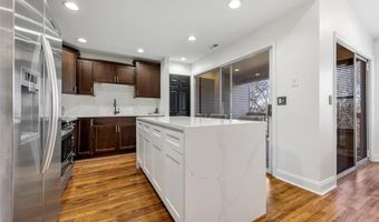 534 Oak Ridge Trails Ct, Ballwin, MO 63021