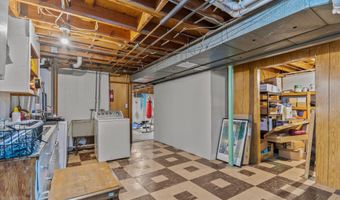 1015 N Maple Rd, Ann Arbor, MI 48103