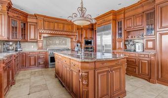 99 N Cliff Dr, Narragansett, RI 02882