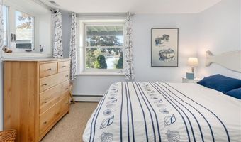 1 Delray Dr, Narragansett, RI 02882