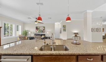 6903 CRESTPOINT Dr, Apollo Beach, FL 33572