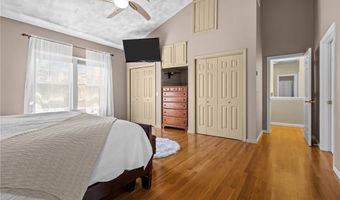 386 Tourtellot Hill Rd, Glocester, RI 02814