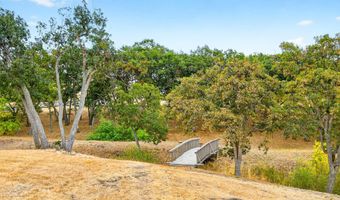 500 Pompadour Dr, Ashland, OR 97520