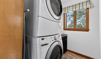 87 Maple Ridge Dr, Monmouth, ME 04259