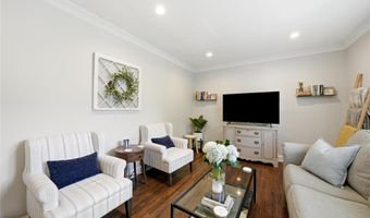 123 Park Ave B3, Amityville, NY 11701