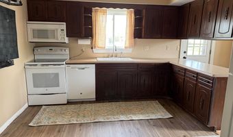 302 Cedar Ave, Akron, CO 80720