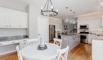 3 BLACKWOLF Ct, Algonquin, IL 60102