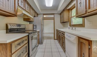 6843 Glacier Dr, Indianapolis, IN 46217