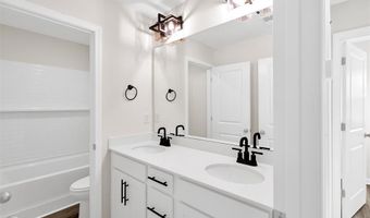 127 Hunter Ridge Dr, Boiling Springs, SC 29316