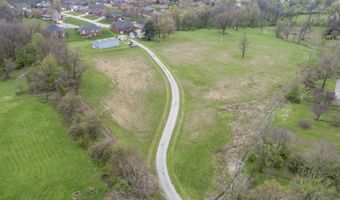 1107 N 3rd St, Bardstown, KY 40004