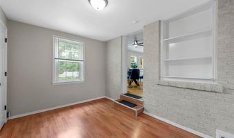 7220 Mackenzie Rd, Affton, MO 63123
