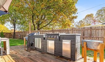 27 Dean Ave, Johnston, RI 02919