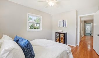 2647 S KENT St, Arlington, VA 22202