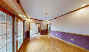 136 Lock Ln, Alum Creek, WV 25003