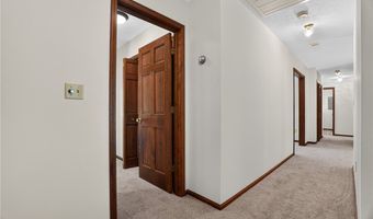 12757 Chamberlain Rd, Aurora, OH 44202