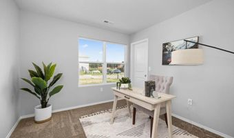 108 Pin Oak Dr, Aurora, MO 65605