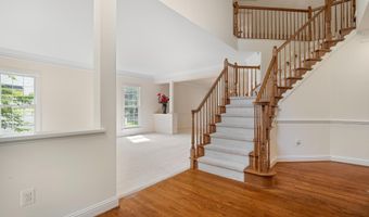 10604 MAPLECREST Ln, Potomac, MD 20854