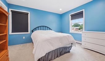19 Sunset Rd W, Albertson, NY 11507