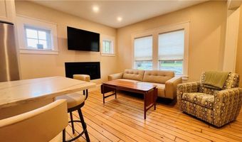 35 Memorial Blvd 1, Newport, RI 02840