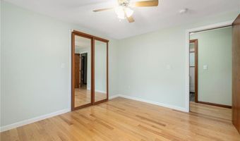 3 Grassy Plain Rd, Barrington, RI 02806